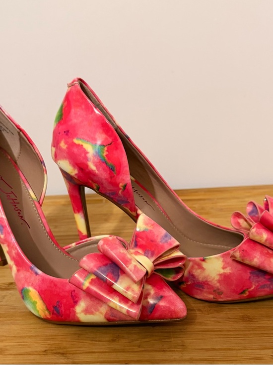 Betsey Johnson Shoes - Betsey Johnson Pink Multicolor Watercolor Bow Pointed-Toe Pumps